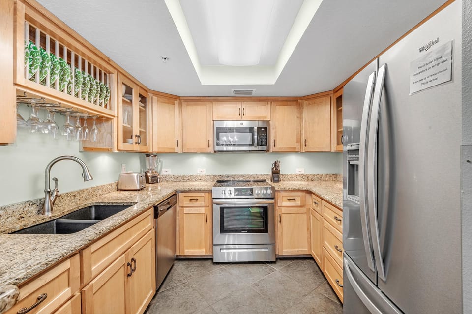 Condo, Multiple Beds (Perdido Towers East 1003) | Private kitchen | Oven, toaster, paper towels