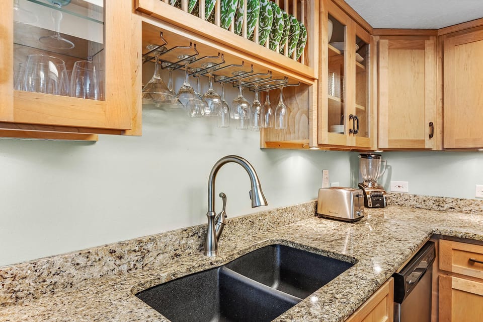 Condo, Multiple Beds (Perdido Towers East 1003) | Private kitchen | Oven, toaster, paper towels