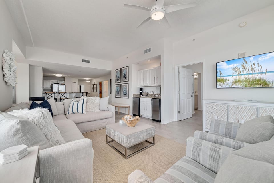 Condo, Multiple Beds (Spanish Key 510) | Living area | TV