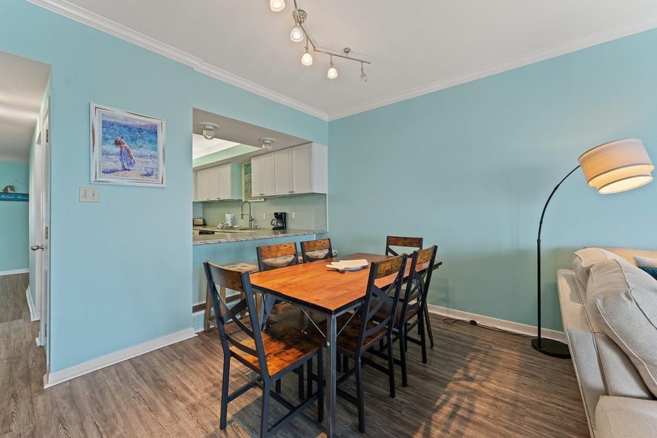 Condo, Multiple Beds (Shipwatch Riverside E1005*) | Dining