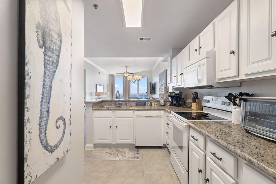 Condo, Multiple Beds (Palacio 1804) | Private kitchen | Oven, toaster, paper towels