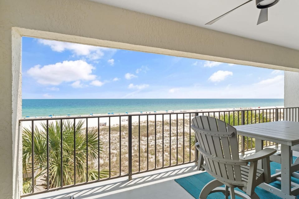 Condo, Multiple Beds (Shipwatch D401) | Outdoor dining