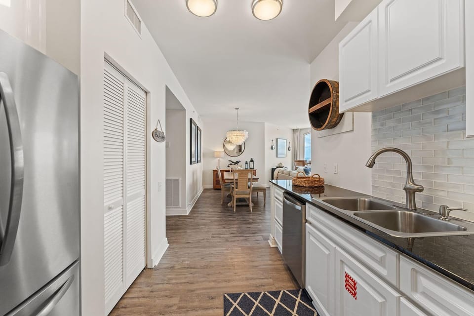 Condo, Multiple Beds (Beach Colony East 17B-Penthouse) | Interior