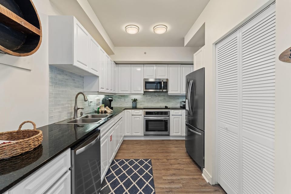 Condo, Multiple Beds (Beach Colony East 17B-Penthouse) | Private kitchen | Paper towels