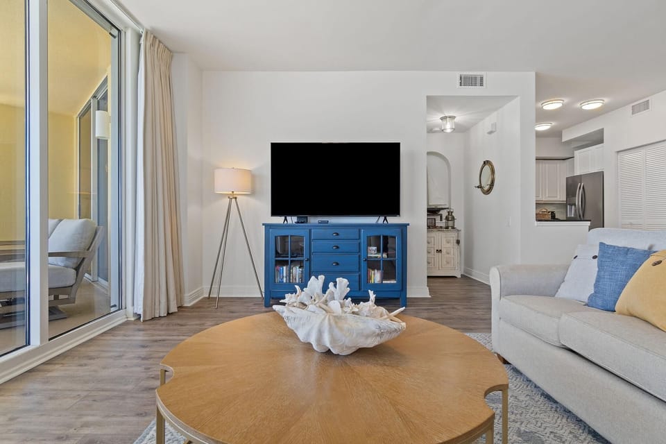 Condo, Multiple Beds (Beach Colony East 17B-Penthouse) | Living area | TV