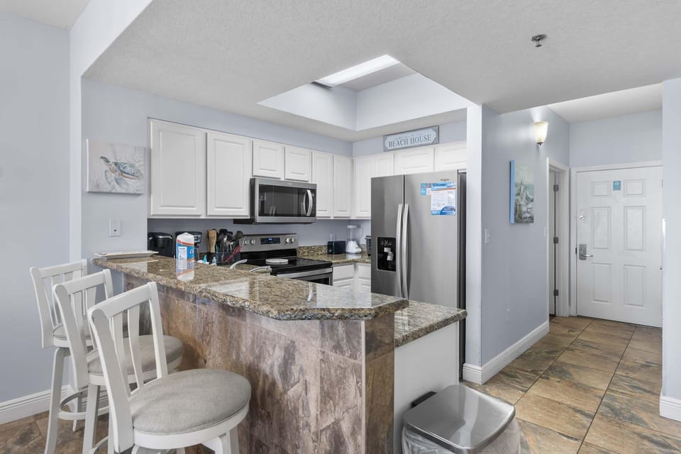 Condo, Multiple Beds (Ariel Dunes I 2009) | Private kitchen | Oven, toaster