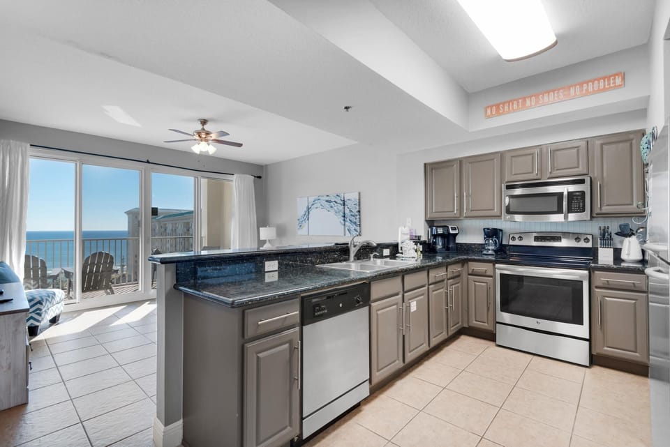 Condo, 1 Queen Bed with Sofa bed (Ariel Dunes I 1006) | Private kitchen | Oven, toaster