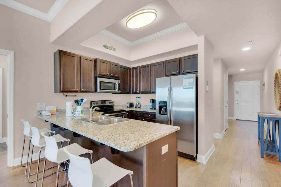Condo, 1 King Bed with Sofa bed (Alerio E402- Just Beachy) | Private kitchen | Oven, toaster