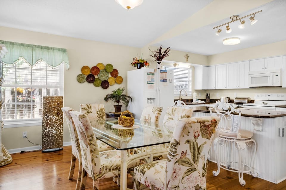 House, Multiple Beds (Southern Comfort) | Dining
