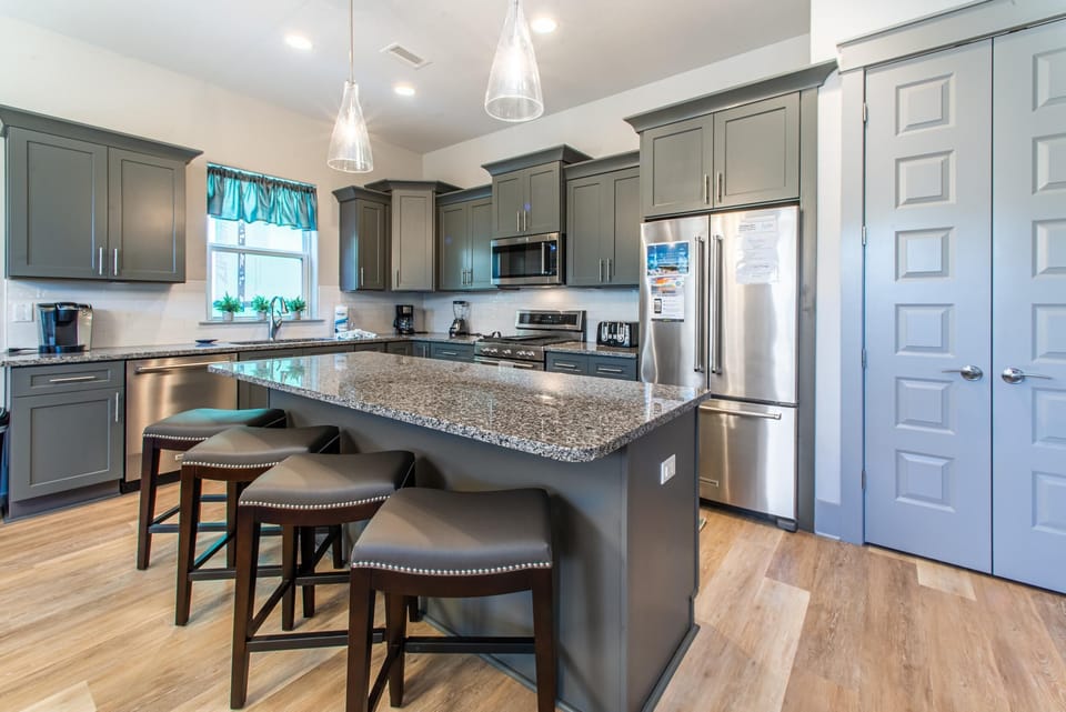 House, Multiple Beds (Our Happy Place) | Private kitchen | Oven, toaster