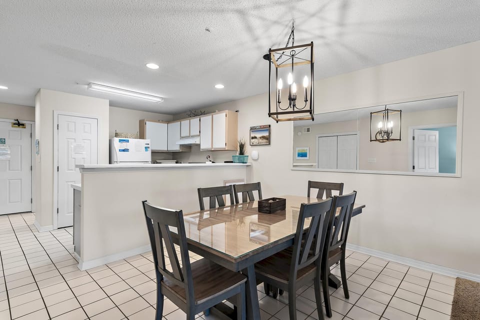 Condo, 1 Queen Bed with Sofa bed (Maravilla 3202) | Dining