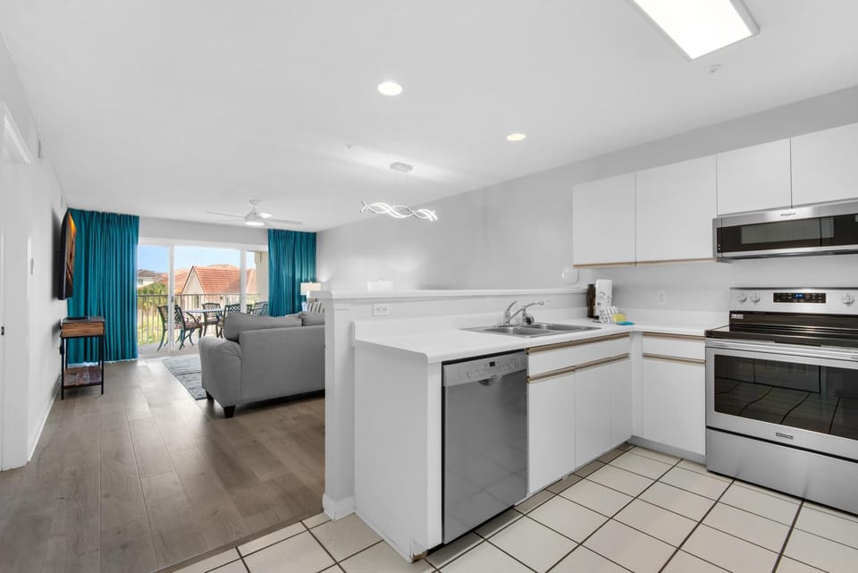 Condo, Multiple Beds (Maravilla 1309) | Interior
