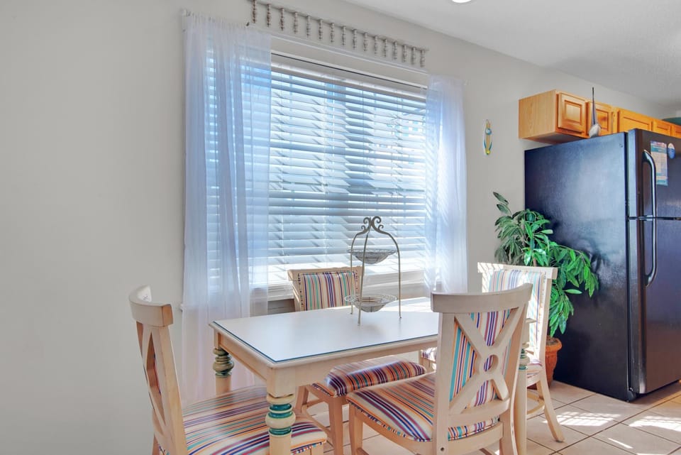 House, Multiple Beds (Gulf Crest #7) | Dining