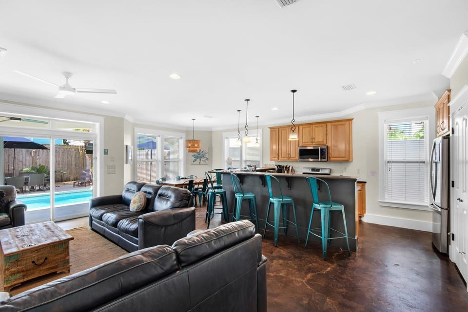 House, Multiple Beds (Flamingo Palms) | Living area | TV