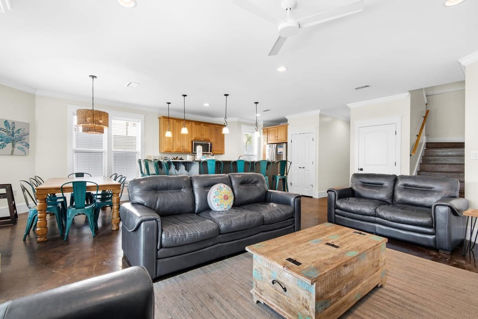 House, Multiple Beds (Flamingo Palms) | Living area | TV