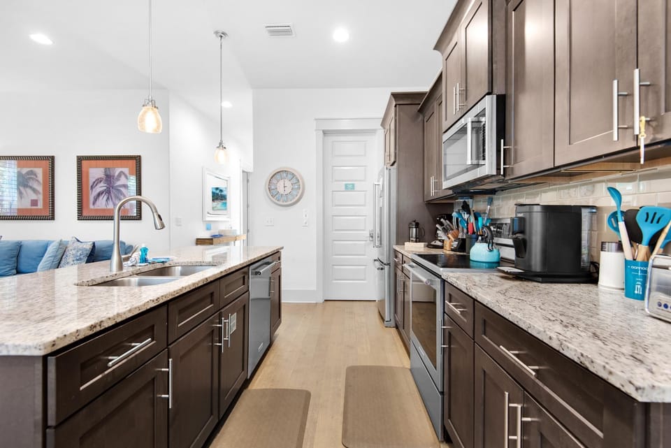 House, Multiple Beds (Aqua Vida) | Private kitchen | Oven, toaster