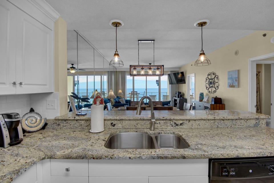 Condo, Multiple Beds (Leeward Key 905- Suite Sea-Cret) | Private kitchen | Oven, toaster