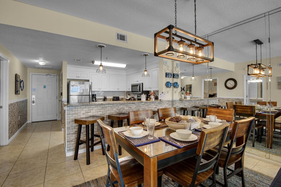 Condo, Multiple Beds (Leeward Key 905- Suite Sea-Cret) | Dining