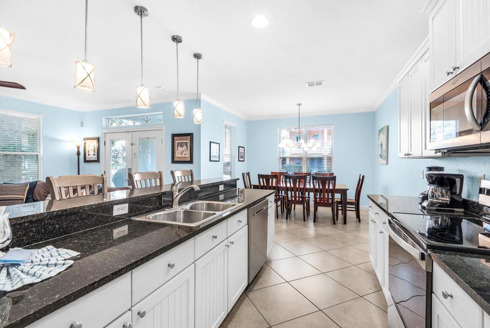 House, Multiple Beds (Serenity) | Private kitchen | Oven, toaster