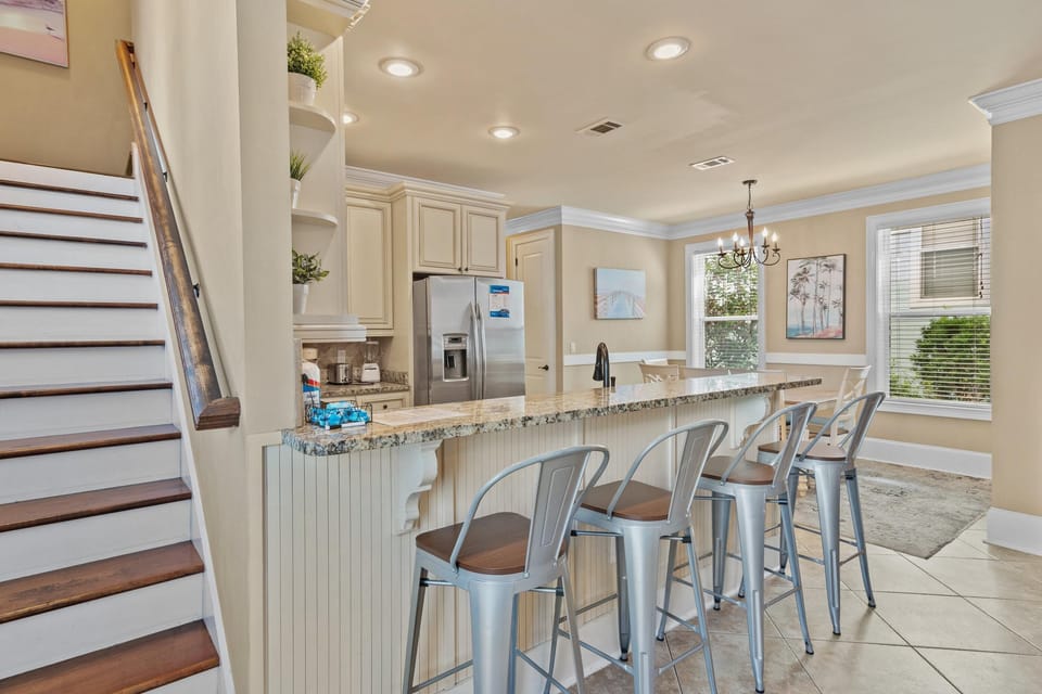 House, Multiple Beds (House of Kings) | Private kitchen | Oven, toaster