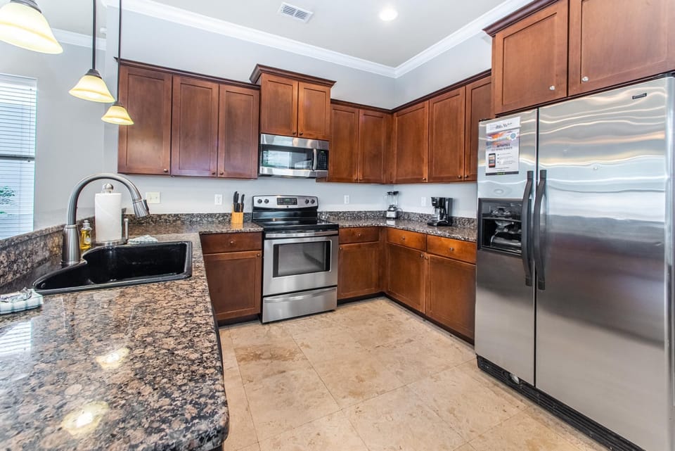 House, Multiple Beds (Beach Rx) | Private kitchen | Oven, toaster