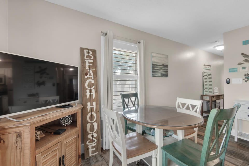 Condo, 1 Queen Bed with Sofa bed (Grand Caribbean West 111- Just Beach ) | Dining