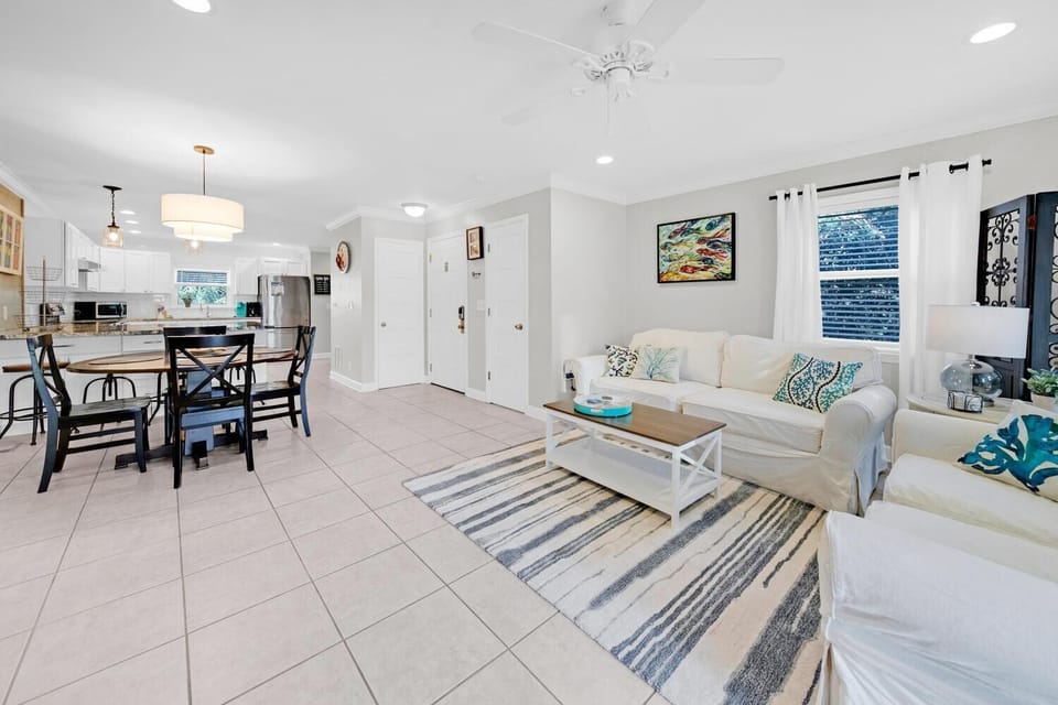 House, Multiple Beds (Sea Bluff 14) | Living area | TV