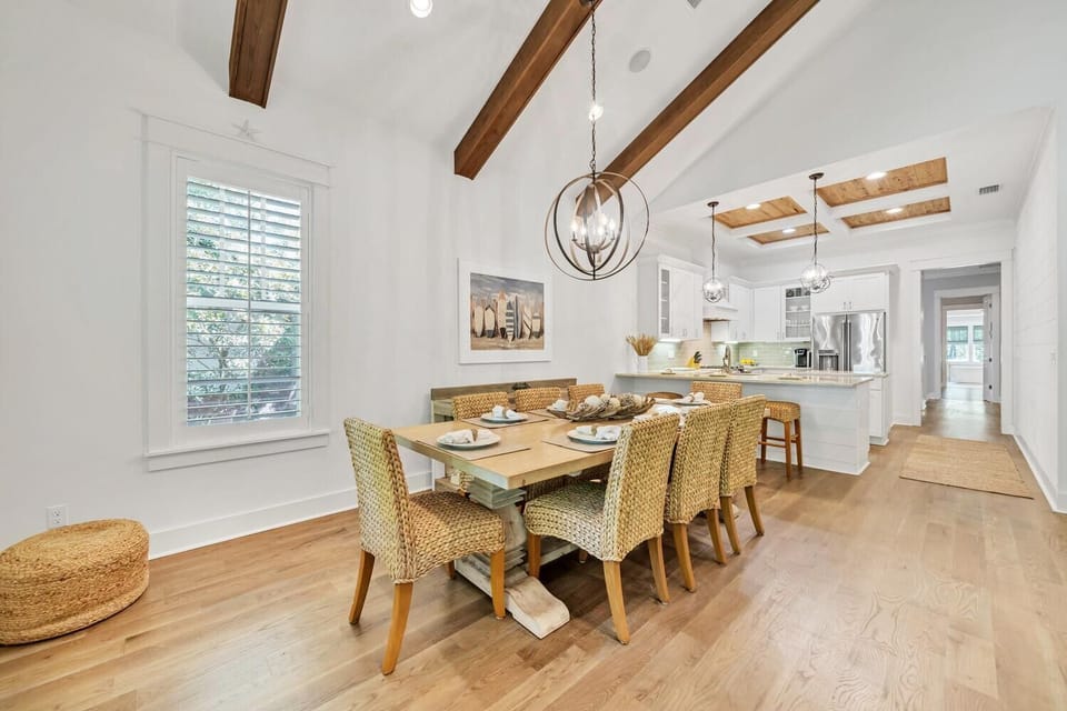 House, Multiple Beds (Peaceful Easy Feeling) | Dining