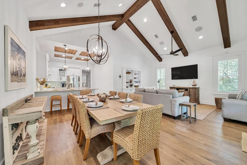 House, Multiple Beds (Peaceful Easy Feeling) | Dining