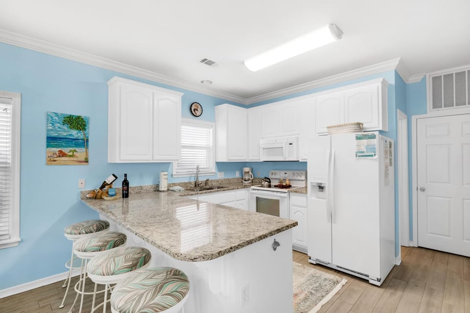 House, Multiple Beds (Chihuahua Flats) | Private kitchen | Oven, toaster