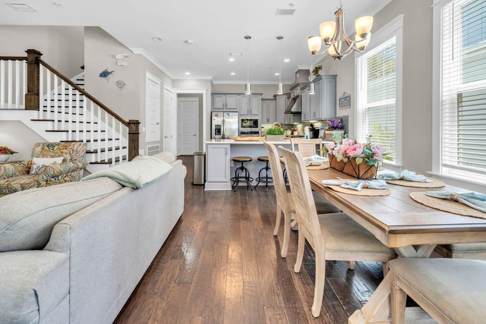 House, Multiple Beds (Beachful Bliss) | Interior