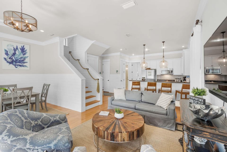 House, Multiple Beds (La Dolce Vita) | Living area | TV