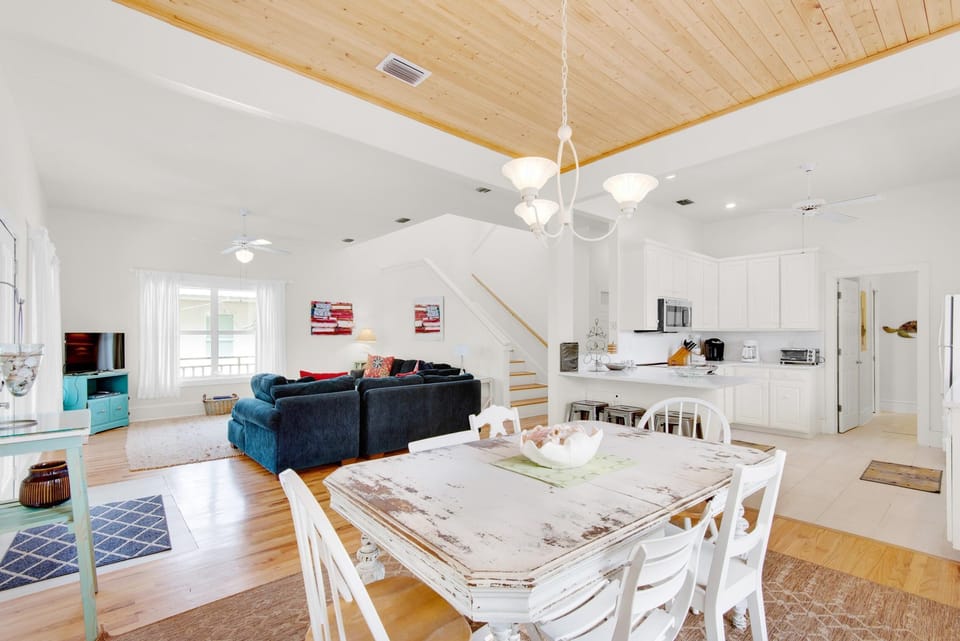 House, Multiple Beds (Inlet Rose) | Interior
