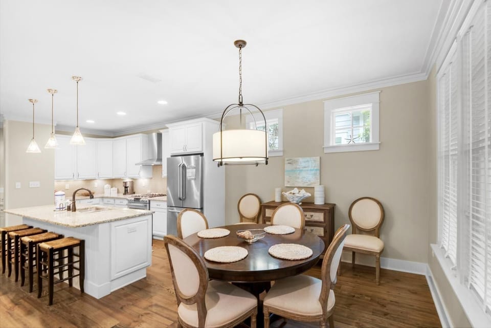 House, Multiple Beds (Sunny Side Up) | Dining