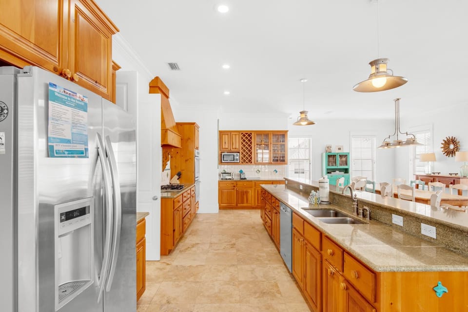 House, Multiple Beds (Kiwi Grove) | Private kitchen | Oven, toaster