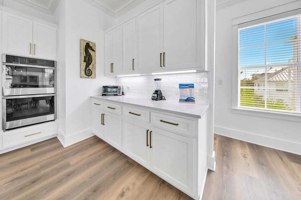 House, Multiple Beds (Kiwi Grove) | Private kitchen | Oven, toaster