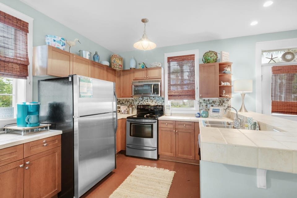 House, Multiple Beds (Four Fish Bungalow 155) | Private kitchen | Oven, toaster