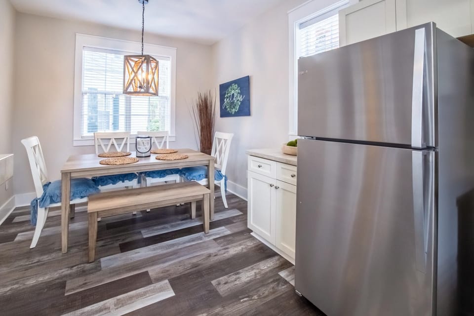 House, Multiple Beds (Coastal Blue 141) | Dining
