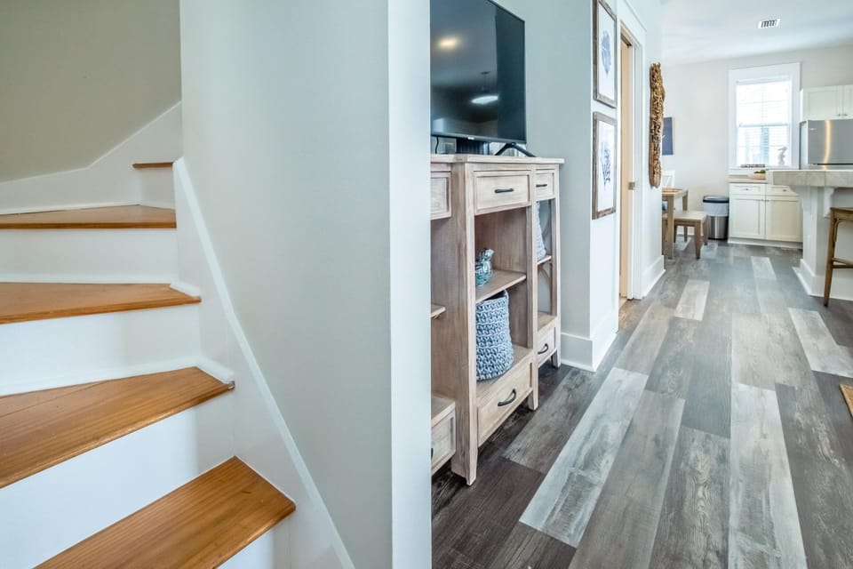 House, Multiple Beds (Coastal Blue 141) | Interior