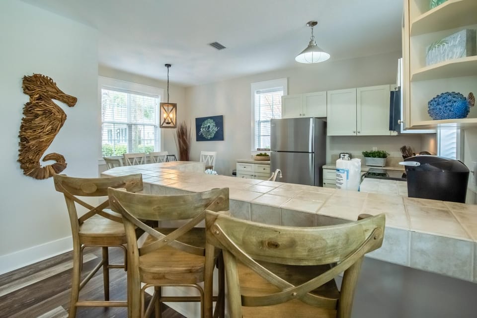 House, Multiple Beds (Coastal Blue 141) | Private kitchen | Oven, toaster