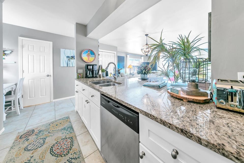 House, Multiple Beds (Cassine Gardens 108- Sandy Daze) | Private kitchen | Oven, toaster