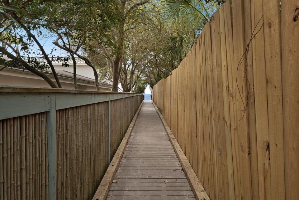 House, Multiple Beds (Butterfly Bluff) | Property grounds