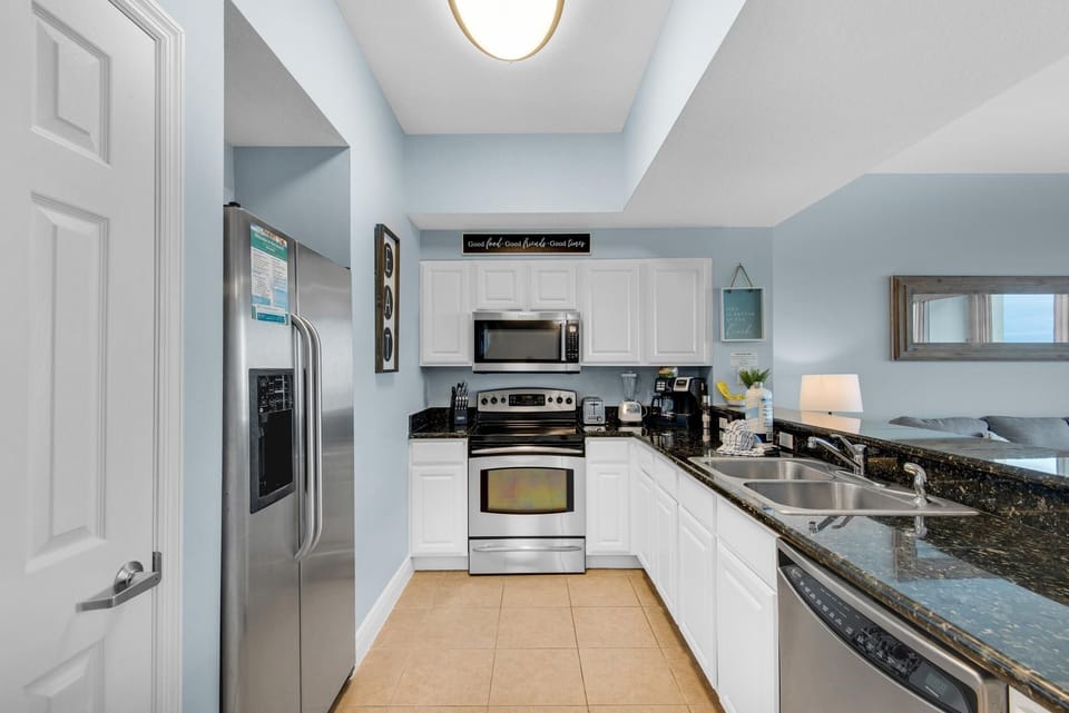 Condo, 1 Queen Bed with Sofa bed (Ariel Dunes I 2305) | Private kitchen | Oven, toaster