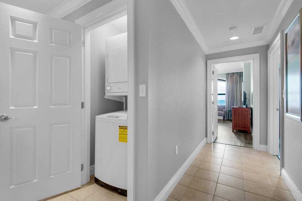 Emerald Grande W728 Apartment in Okaloosa Island