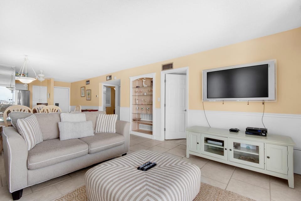 Condo, Multiple Beds (Dolphin Point #406C) | Living area | TV