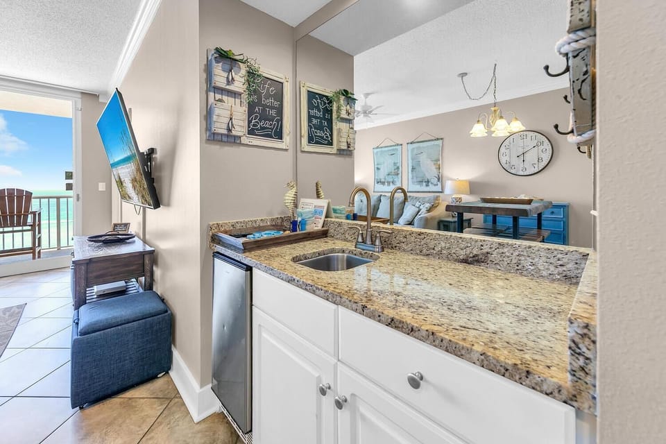 Condo, Multiple Beds (Majestic Beach Towers 2-1005) | Interior