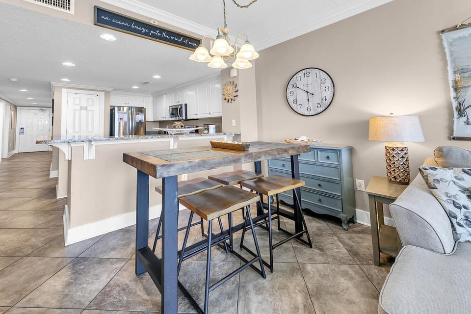 Condo, Multiple Beds (Majestic Beach Towers 2-1005) | Dining