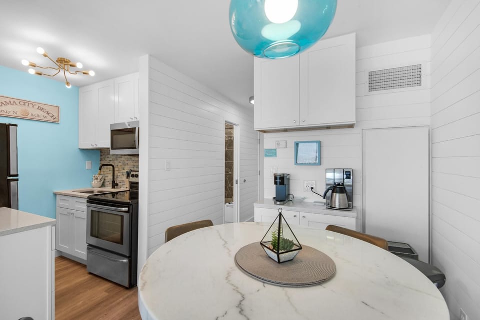 Studio, 1 King Bed with Sofa bed (Top of the Gulf 713) | Private kitchen | Oven, toaster