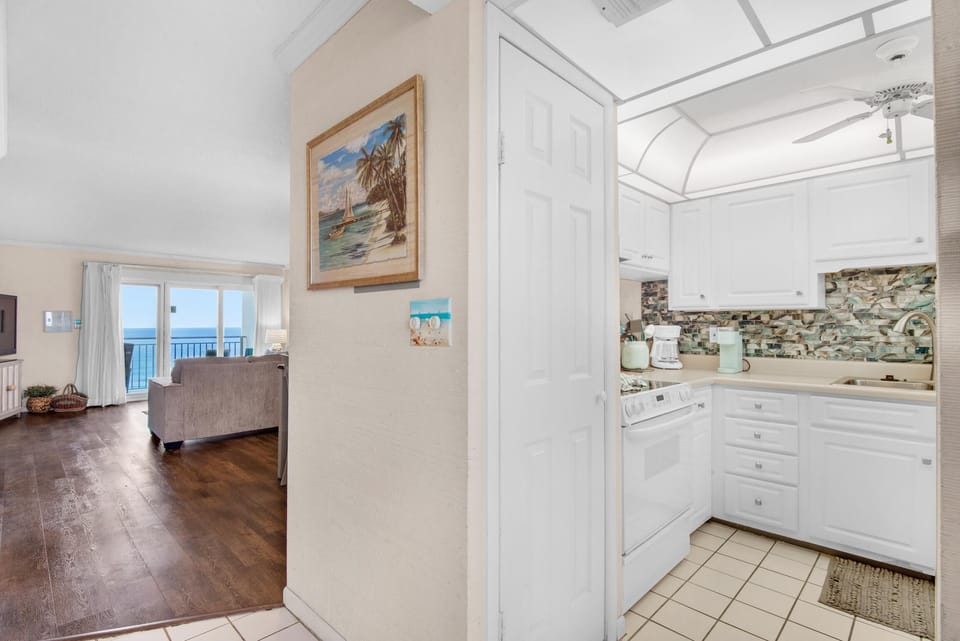 Condo, Multiple Beds (Emerald Isle 708) | Private kitchen | Oven, toaster
