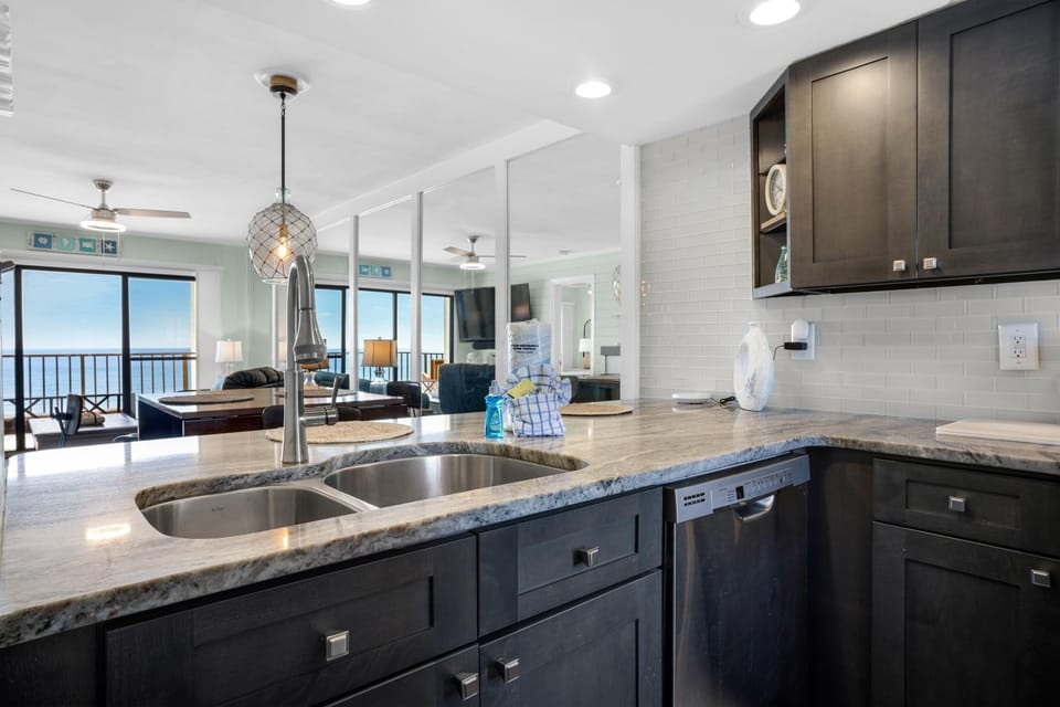Condo, 1 King Bed with Sofa bed (Commodore 1302 Caspian Rose) | Private kitchen | Oven, toaster